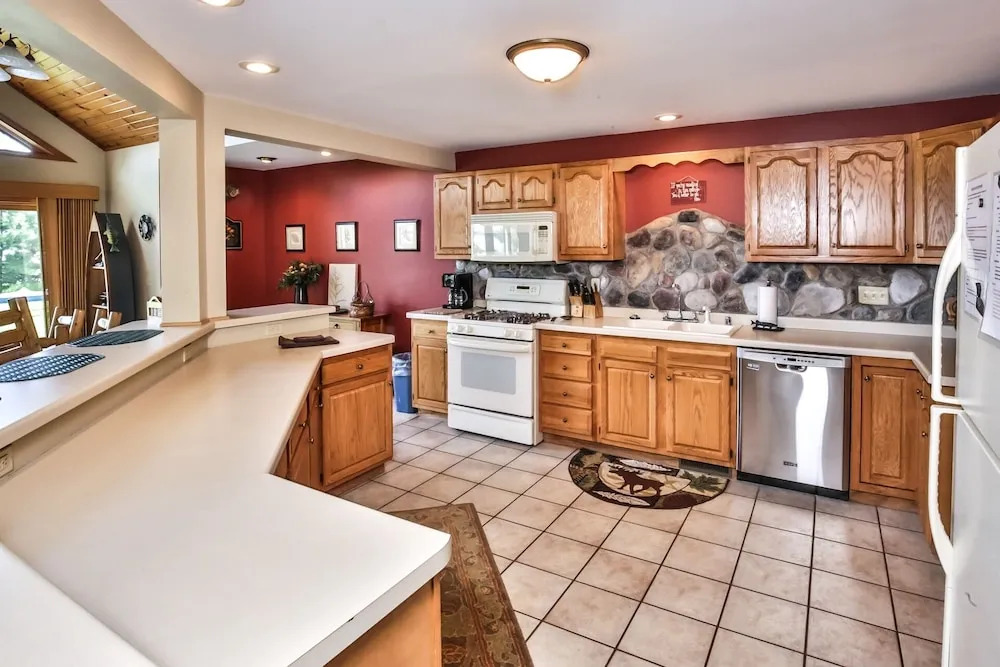 Sandy Shores - 4 Br Home