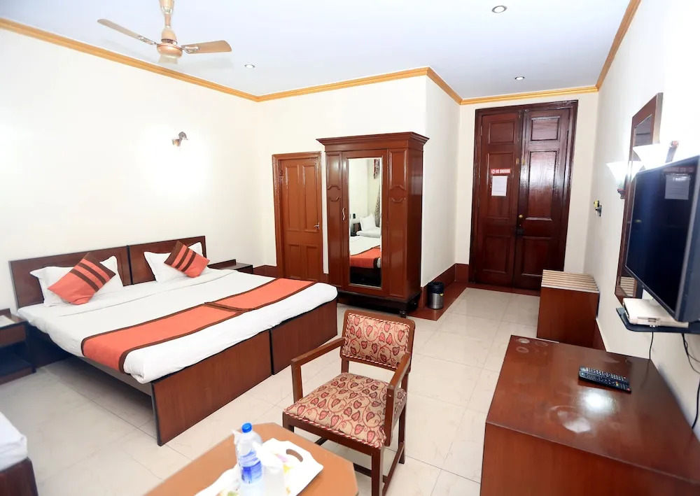 Oyo 5811 Seacom Inn Ymca Esplanade