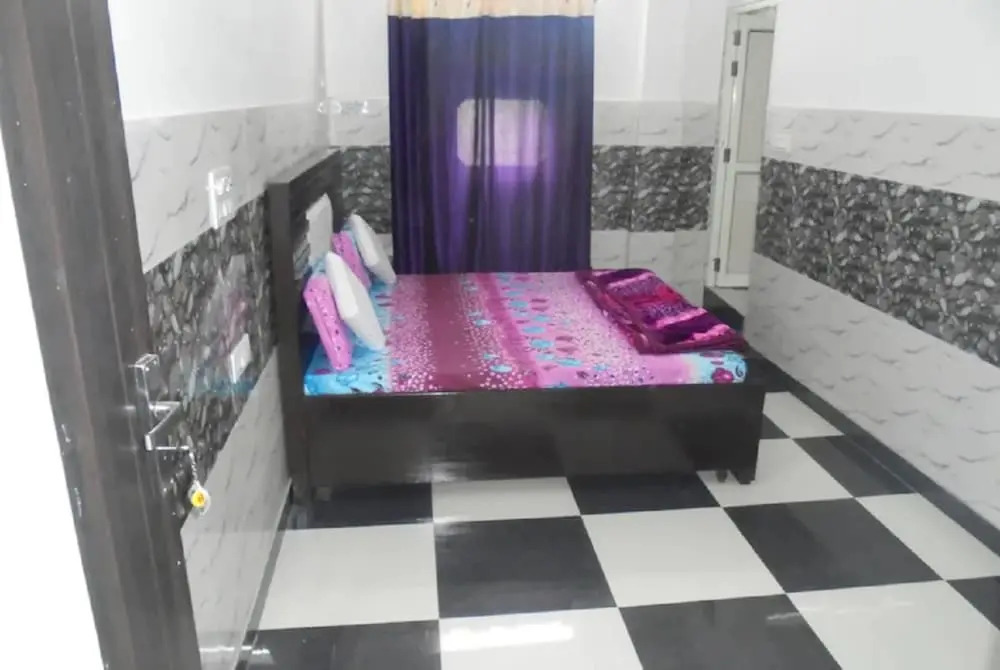 Goroomgo Labh Mahal Meerut