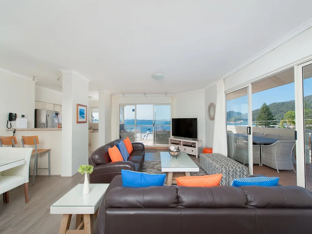 Breakwater Apartment, Unit 205/2 Messines Street