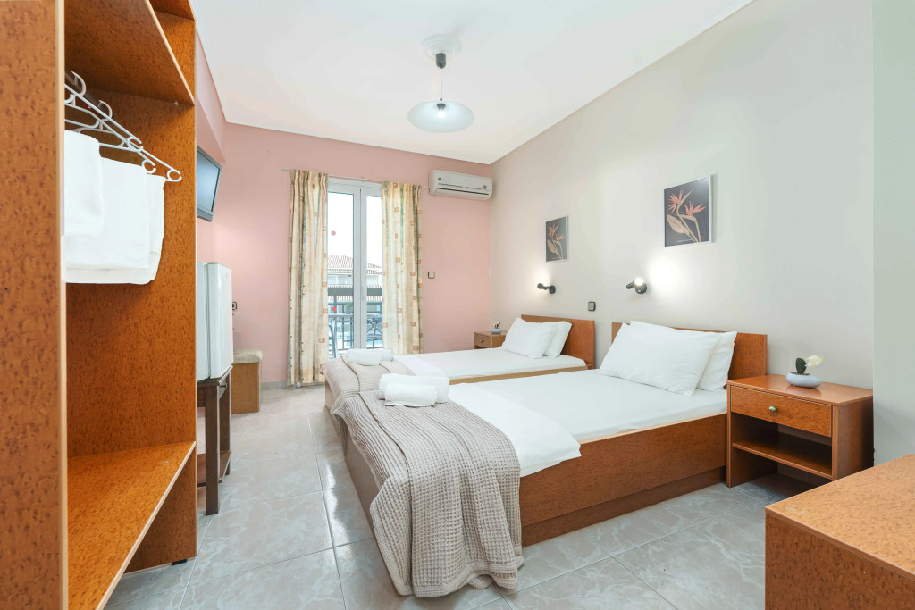Must Hotel