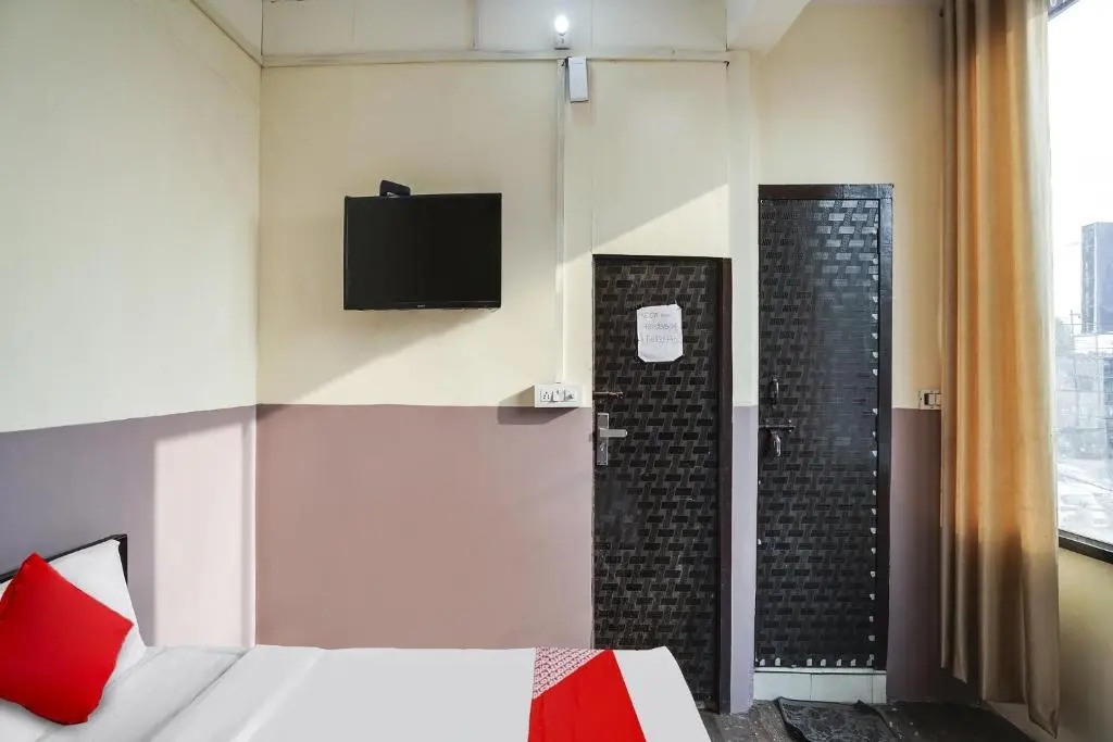 OYO Flagship 80448 Hotel Varna