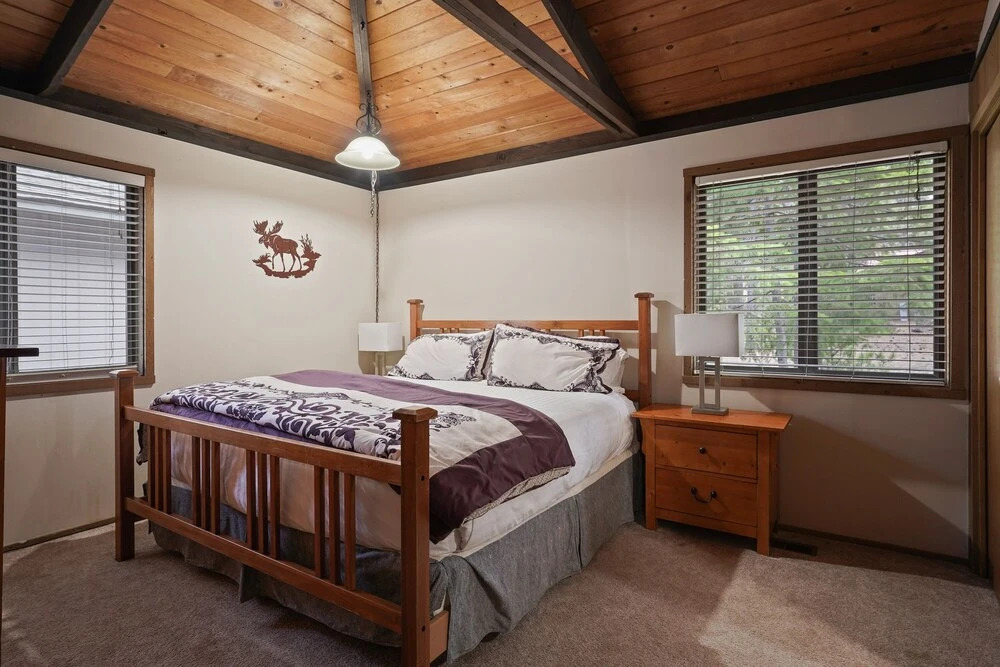 3 Killdeer Lane Pet Friendly Home 3 Minutes Walk from SHARC by RedAwning