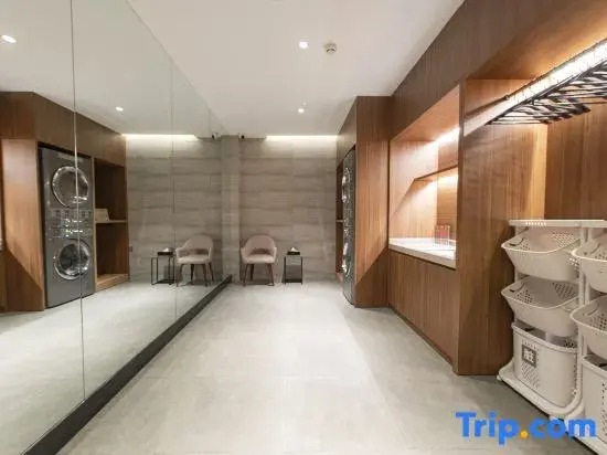 Homeinn Plus Hotel (Beijing Nanluoguxiang Zhangzizhonglu Subway Station)
