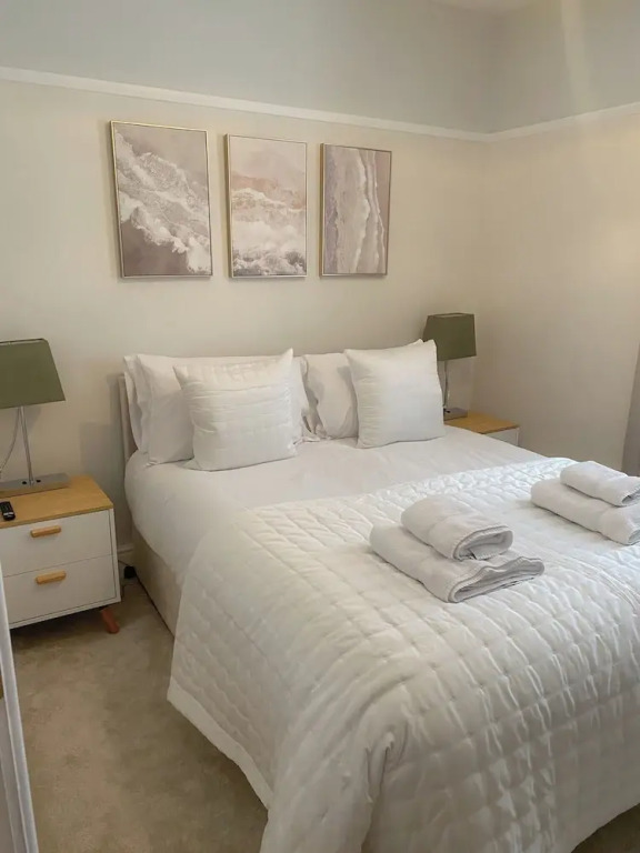 Luxury Townhouse Retreat in Kendal w/ Free Parking