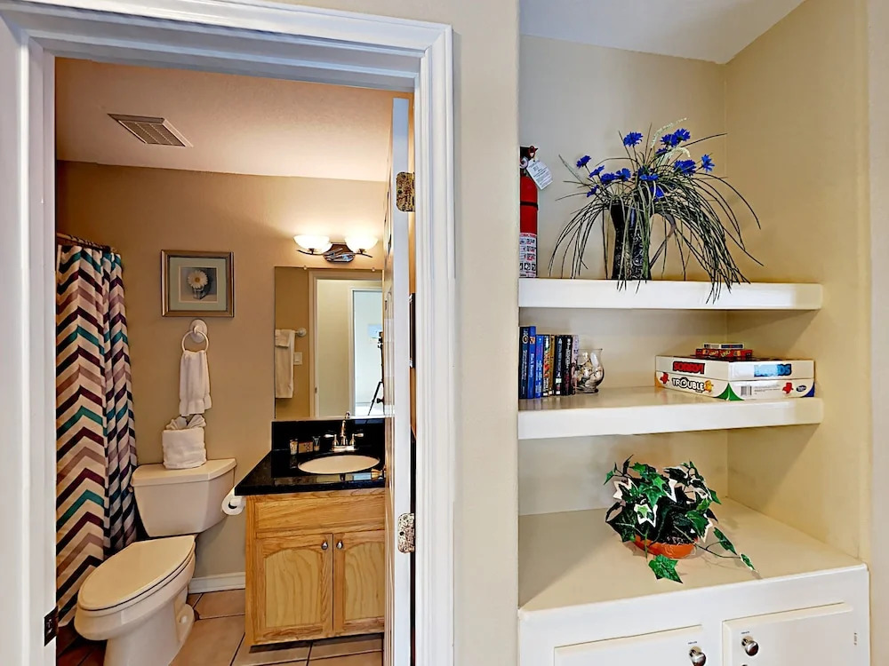 110 E Marlin Condo - 2 Br condo by RedAwning
