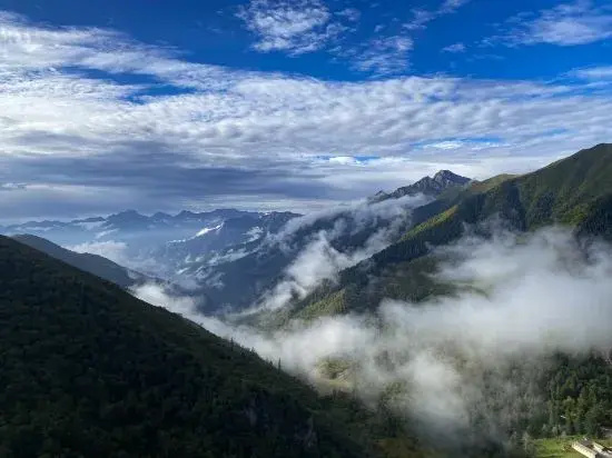 Jiuzhaigou Yunfengli International Outdoor Camp