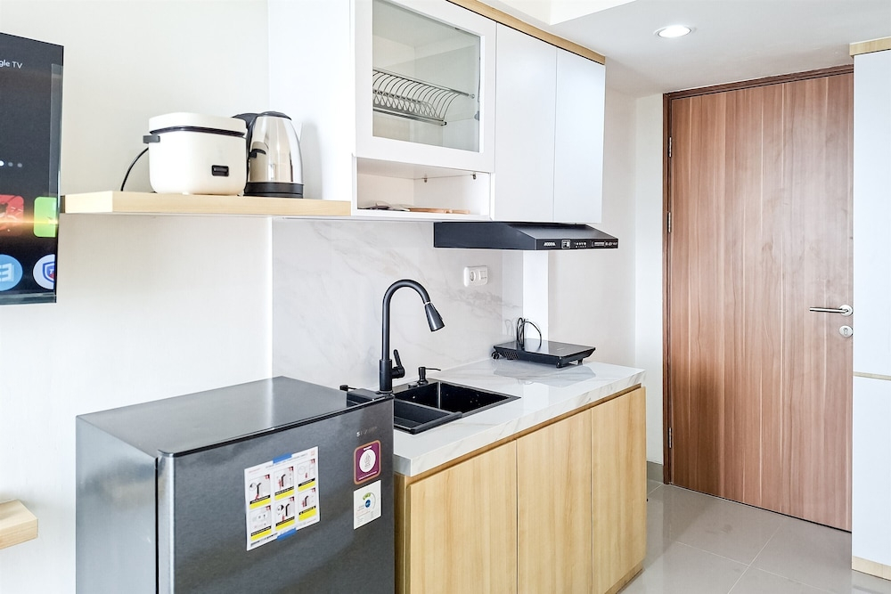 Good Location Studio At Cisauk Point Apartment