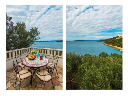 Villa Jadranka with pool and private beach