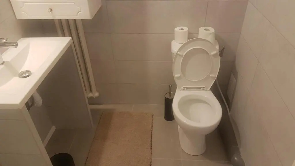 NEW CHEAP PRIVATE ROOM, KITCHEN , OVERWIEUW sea,TRAM on spot, 12 minutes from nice train station with tram , beach in 17 min tram , CHAMBRE PRIVÉE pas cher, cuisine équipée , tram sur place, APERÇU mer, 12 min de la gare de Nice avec le tram, 17 min plage