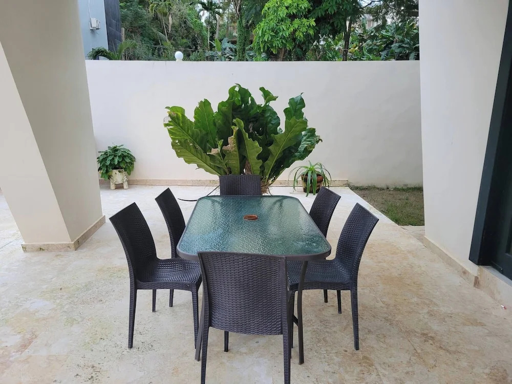 Luxurious Bright and Stylish, 7 Bedroom Villa