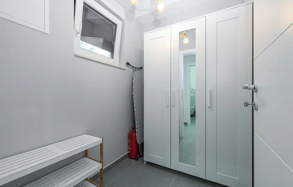 Nice Apartment in Vrsi With Wifi and 3 Bedrooms