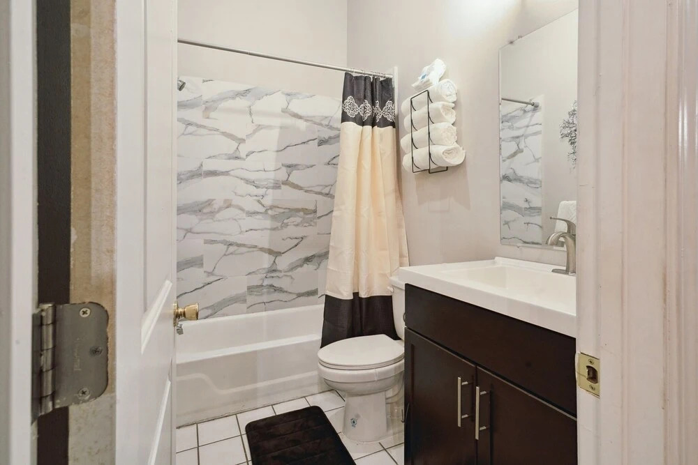 Queen G Investments 1 Bedroom Apts by RedAwning