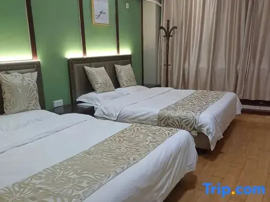 Meixian Qinhai Hotel