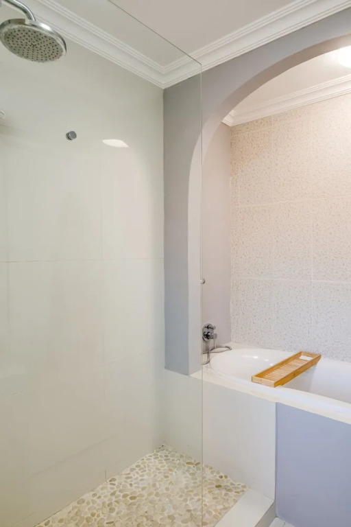 Central Elegant Holiday Rental Between the Points