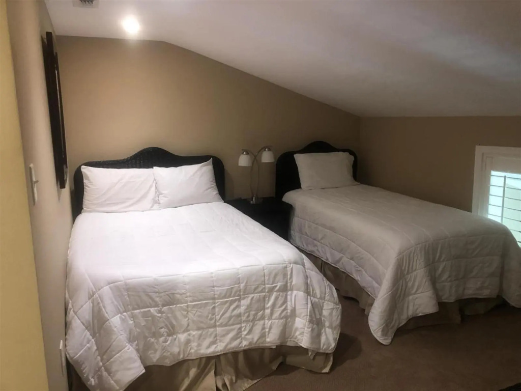 10 D, One Bedroom Condo