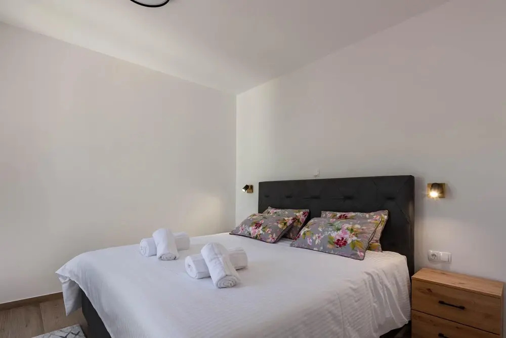 Seafront Apartment Nana 2
