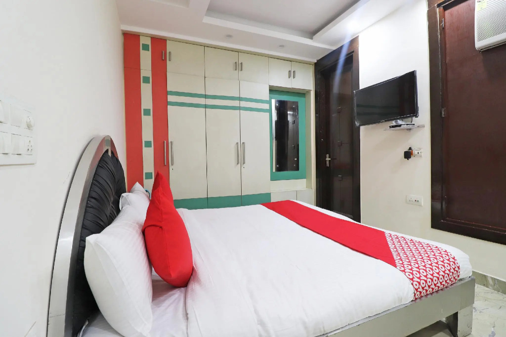 OYO 43033 Superb Stay