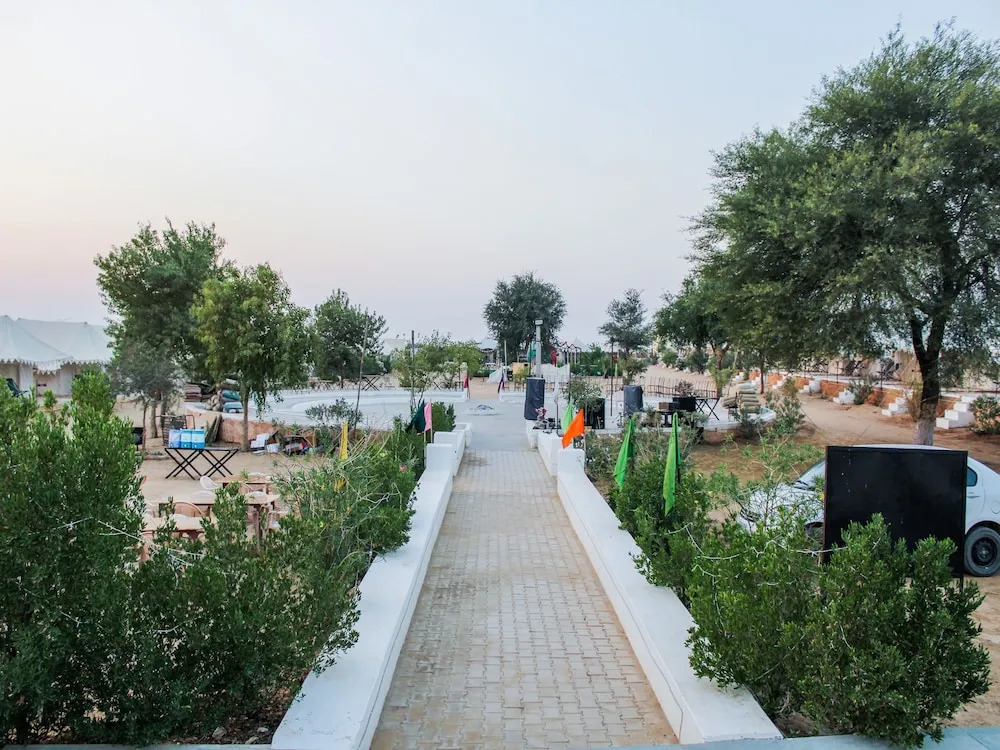 Royal Camps By OYO Rooms