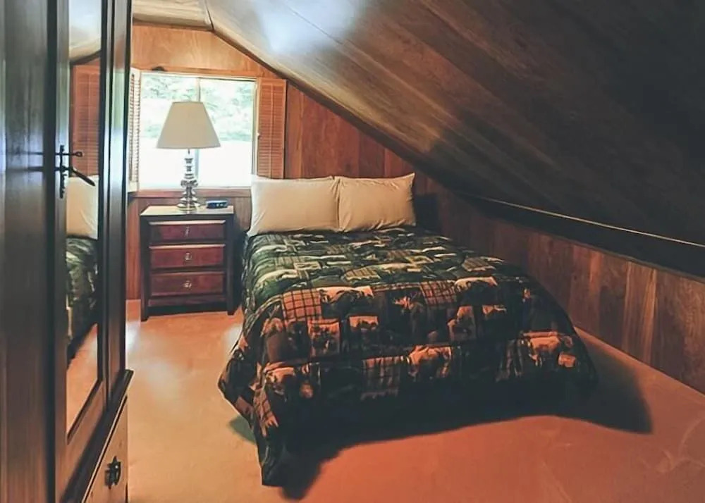 Crystal Creek Chalet