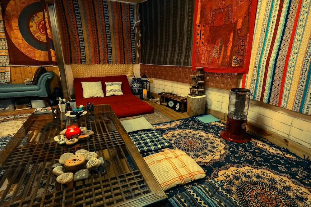 Linker Party House - Hostel