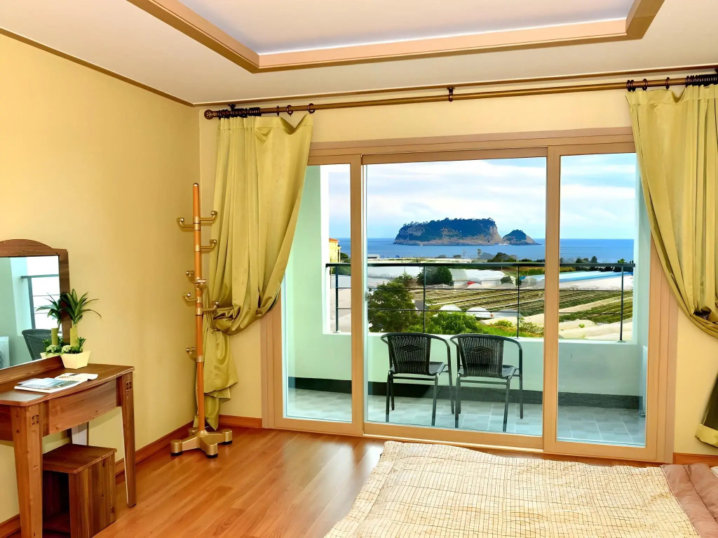 Jeju Bada Wi Olle Pension