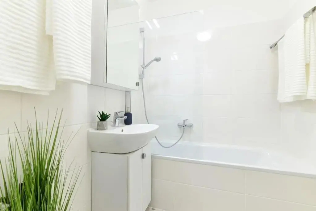 Laurel Bay Apartment
