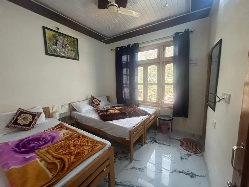 Hotel Royal Sainik