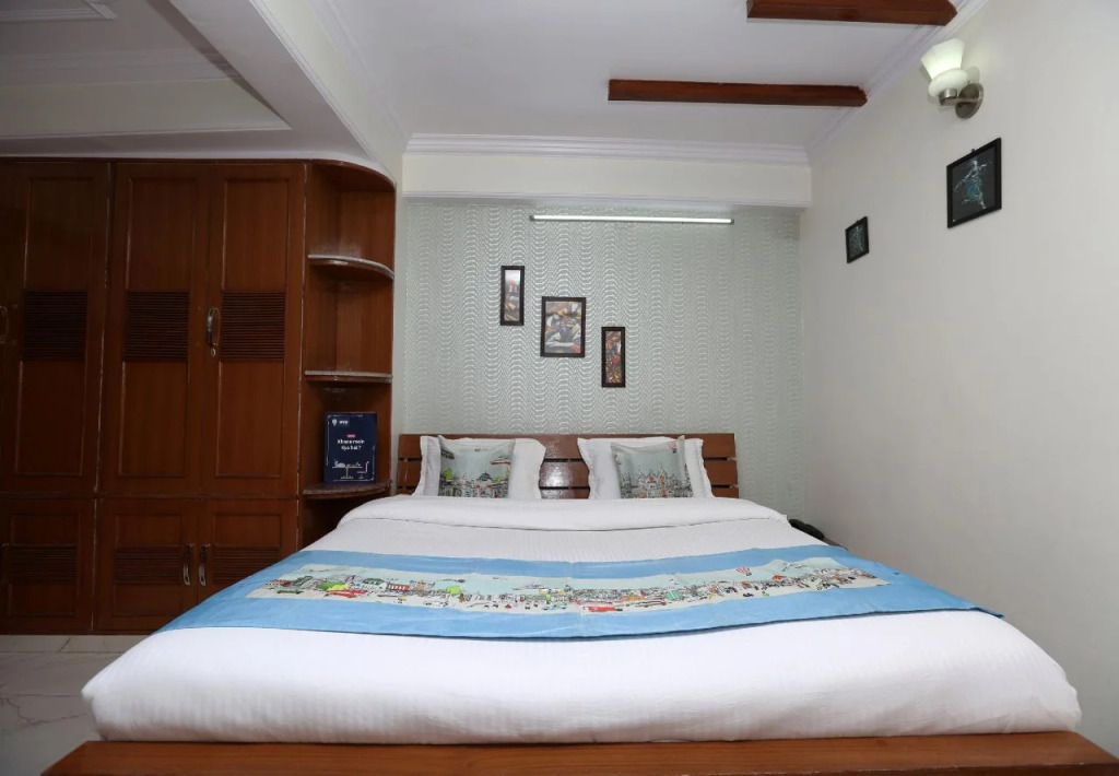 OYO 7670 Home Stay Rashik B&B