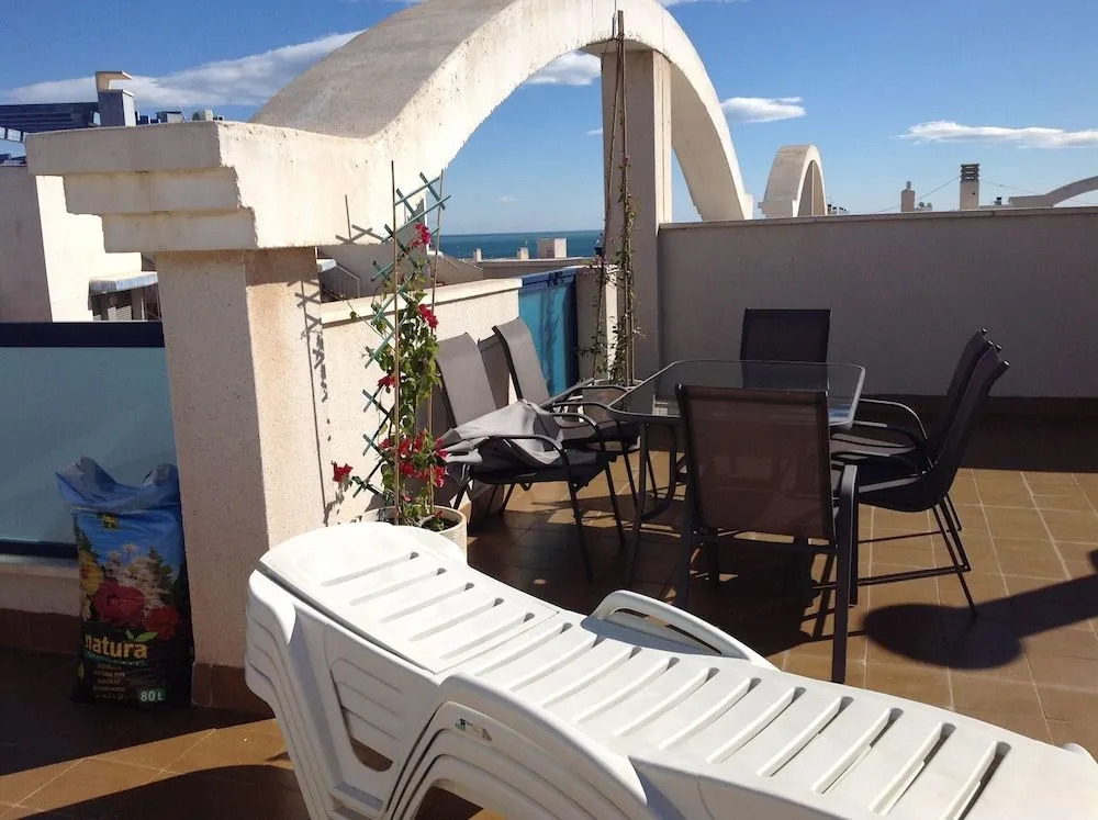 Playamarina 1 Reception
