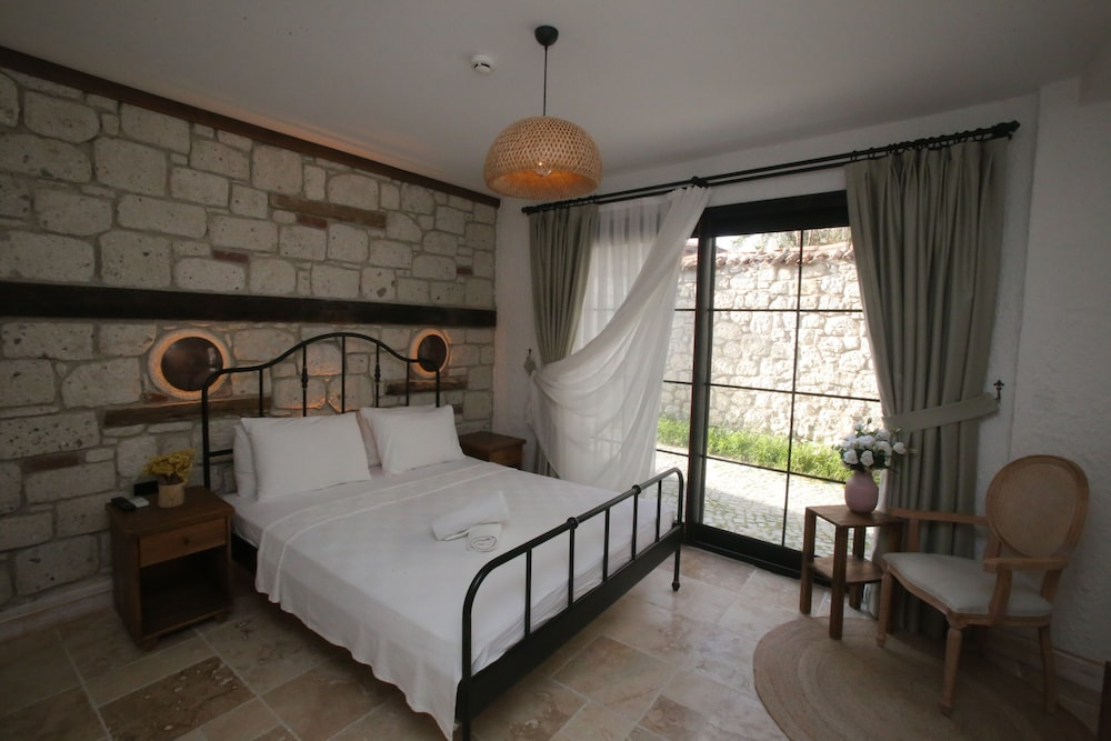 Alaçatı Taş Otel
