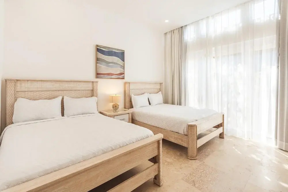 Bungallow with 3BR pool and bbq in Green Village