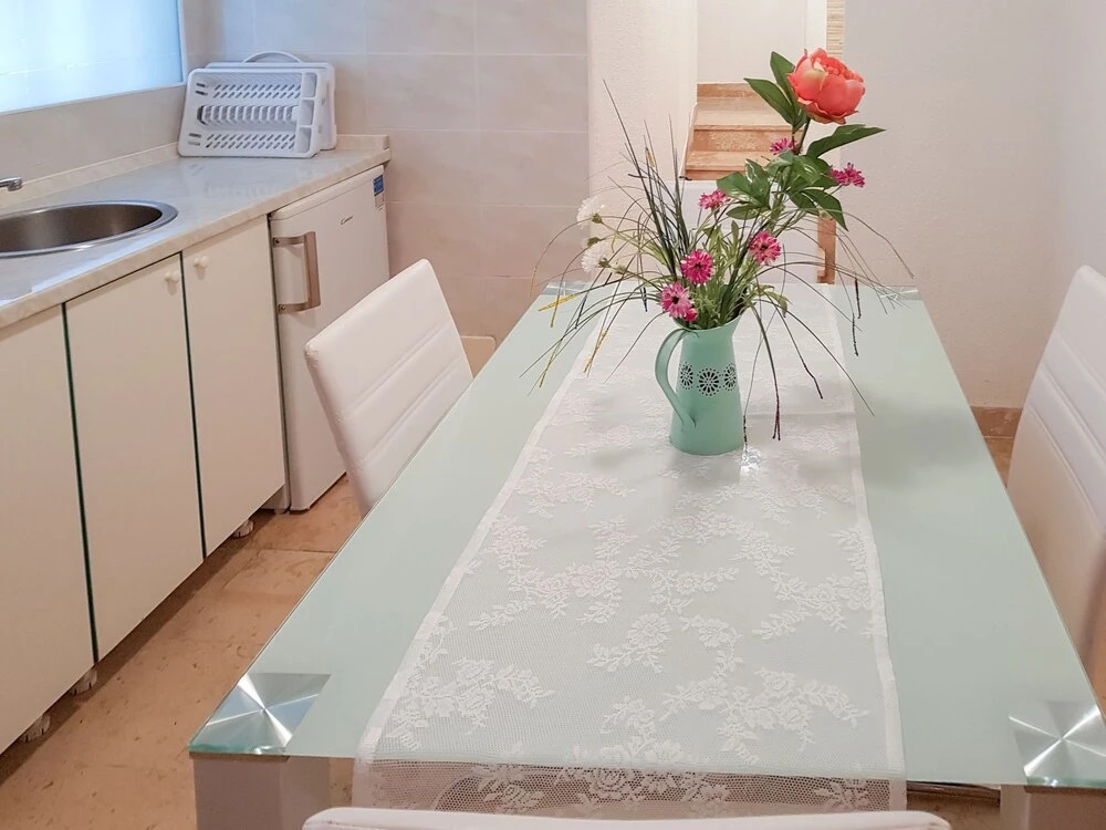 Danica Peroj in Peroj
