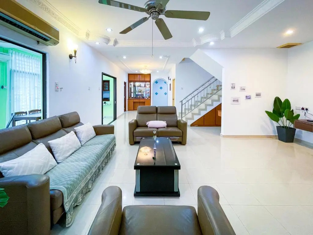 Tupai Mas Semi-D 4BR 2mins to LakeGarden & Zoo