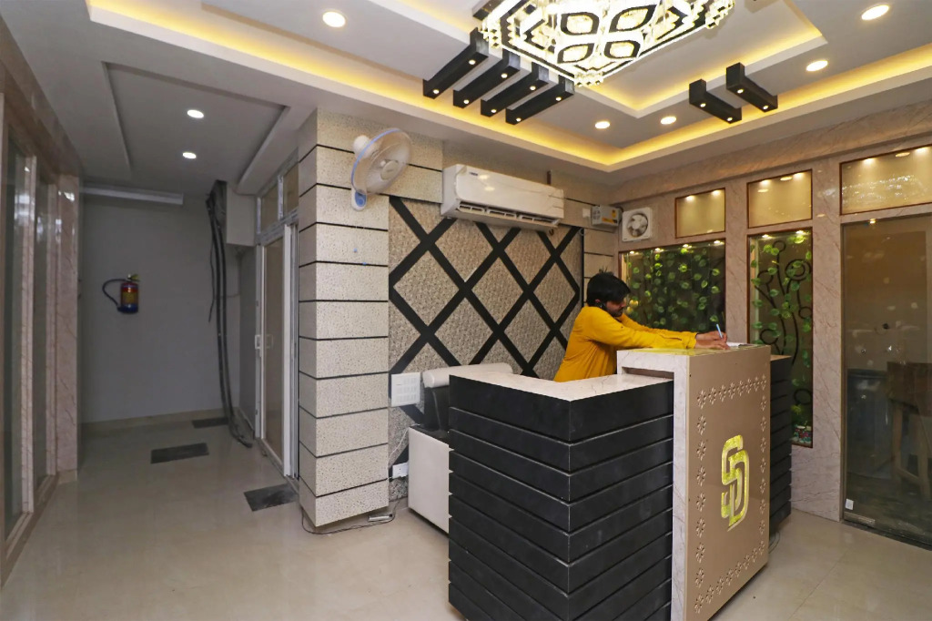 OYO Flagship 45455 Hotel Siddahant Palace