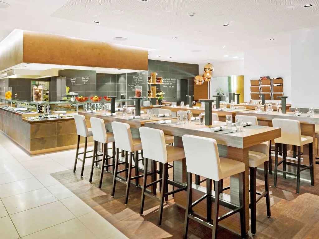 Mövenpick Hotel Zurich Airport