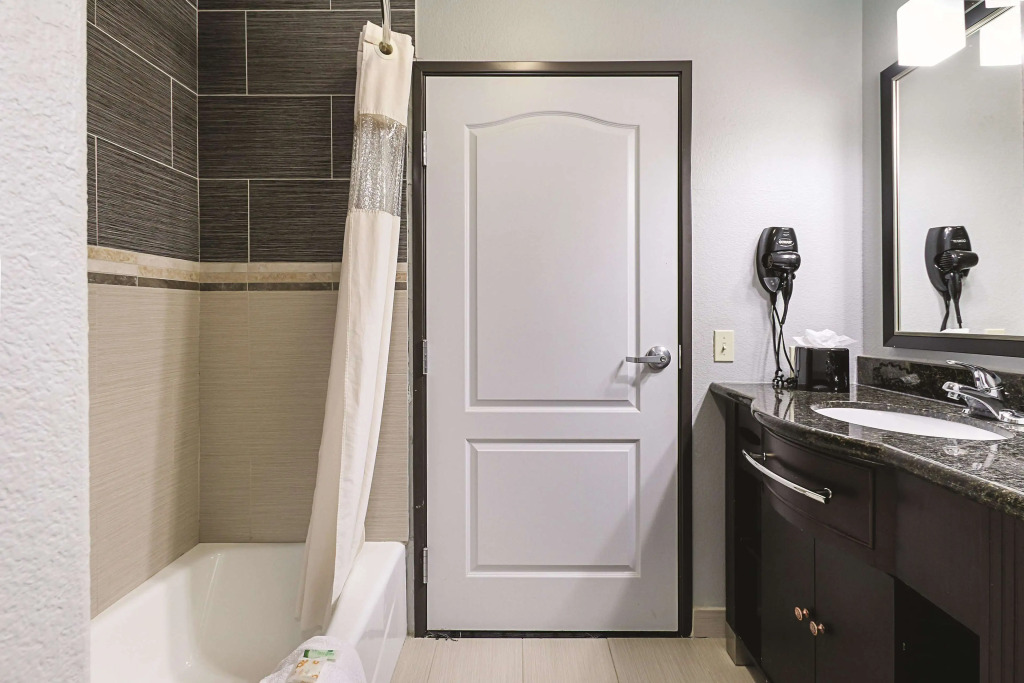 La Quinta Inn & Suites by Wyndham South Dallas - Hutchins