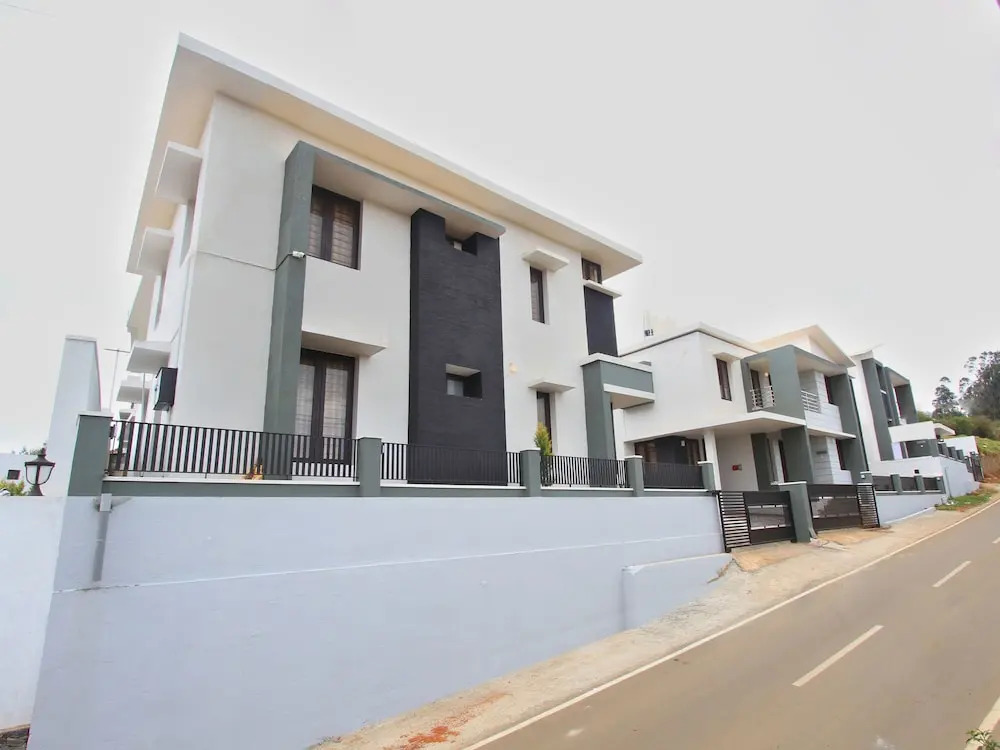 OYO 13915 Albis Ville