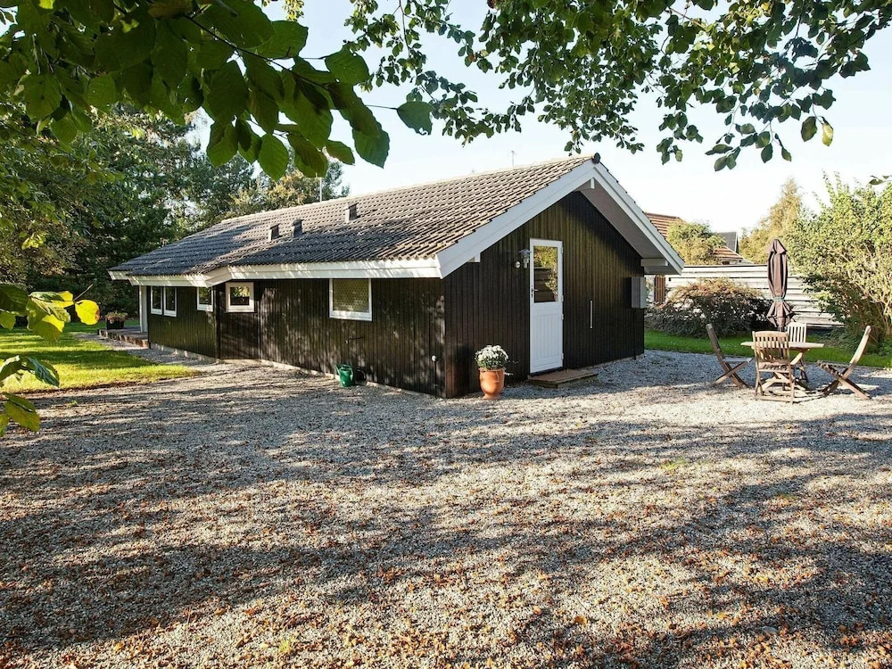 Gorgeous Home In Væggerløse With Sauna
