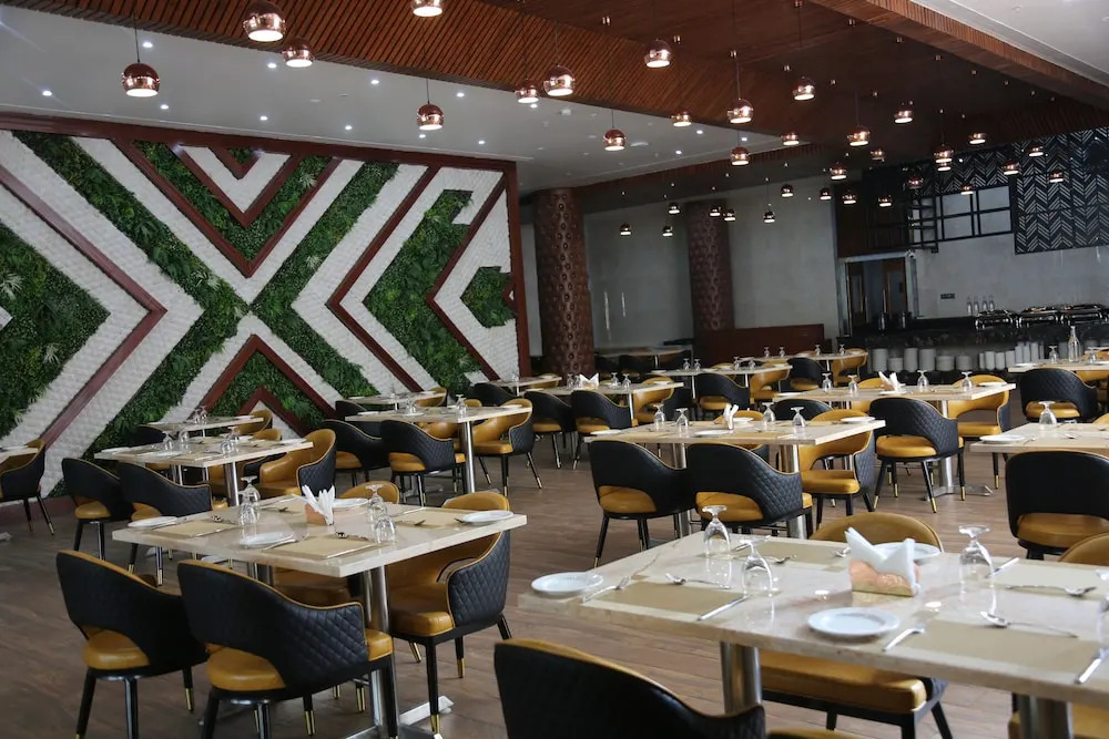 Hotel Leroy Grand - Yeshwanthpur