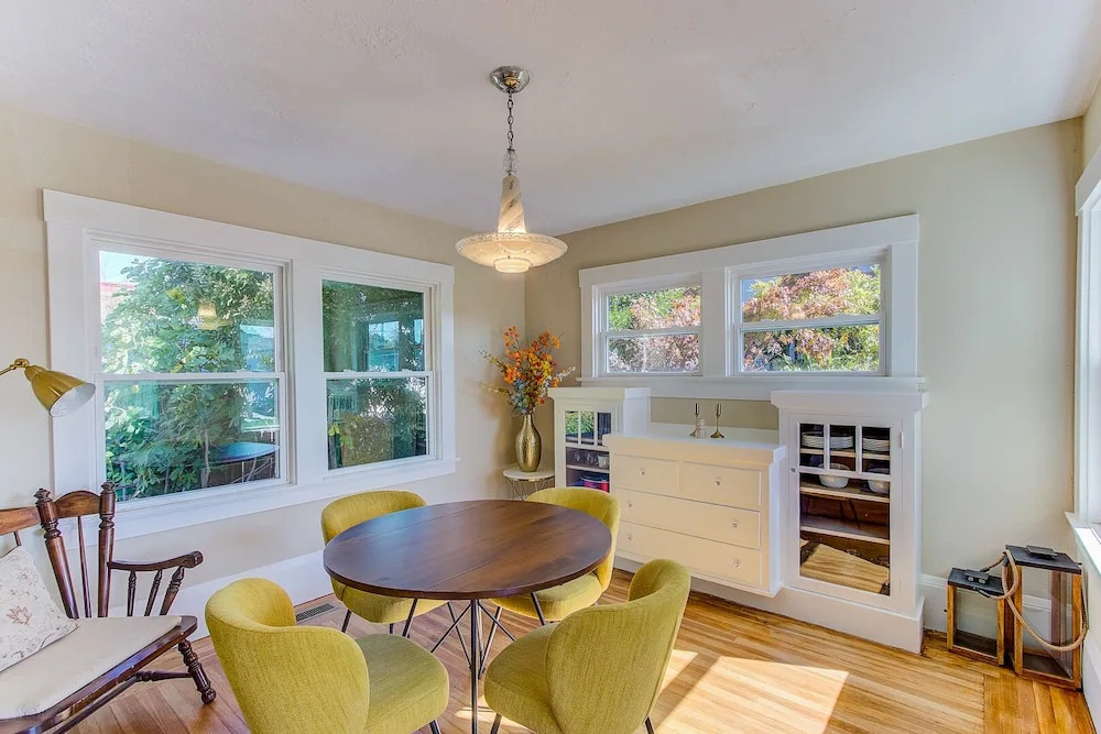 Woolsey Street - 2 Br Home