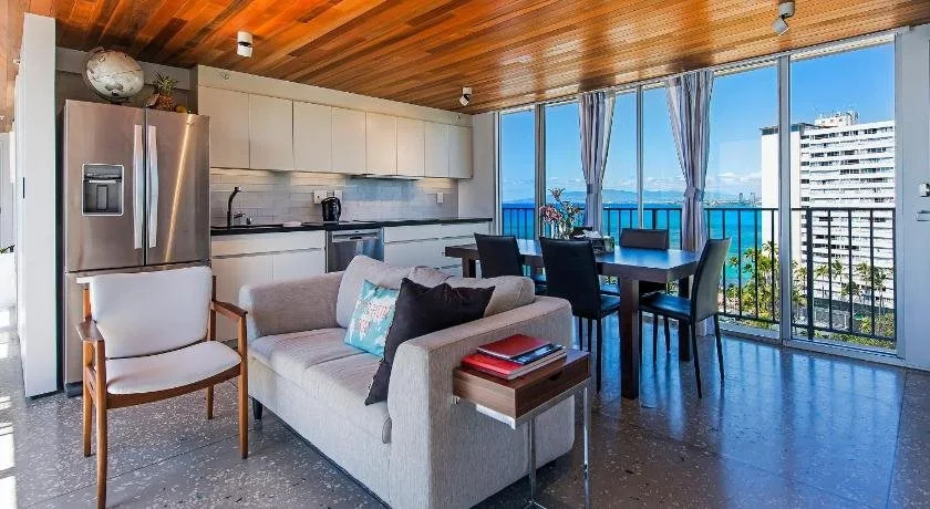 Diamond Head Beach Hotel