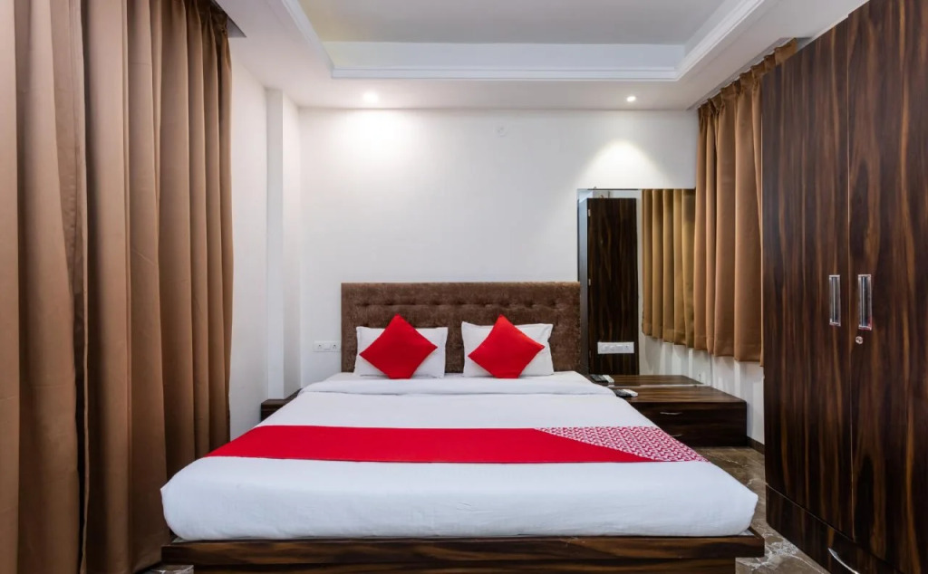 OYO 15800 Jaanie's Residency