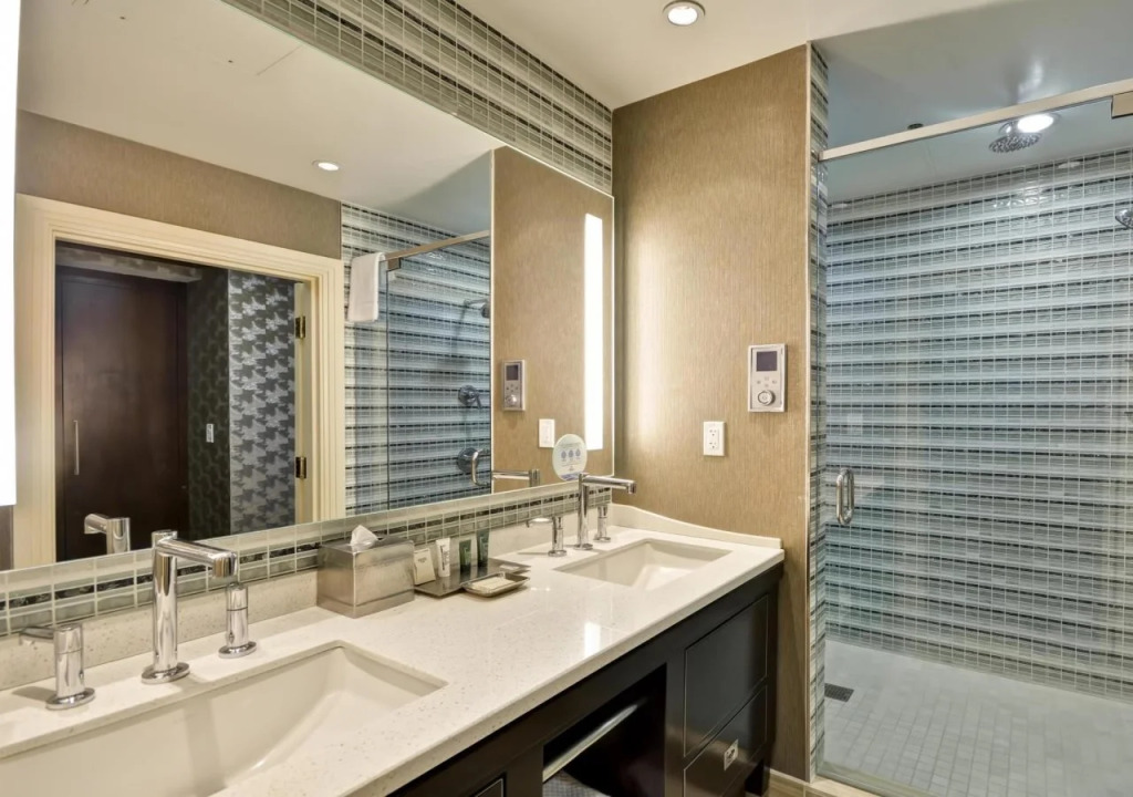 Hilton Checkers Los Angeles