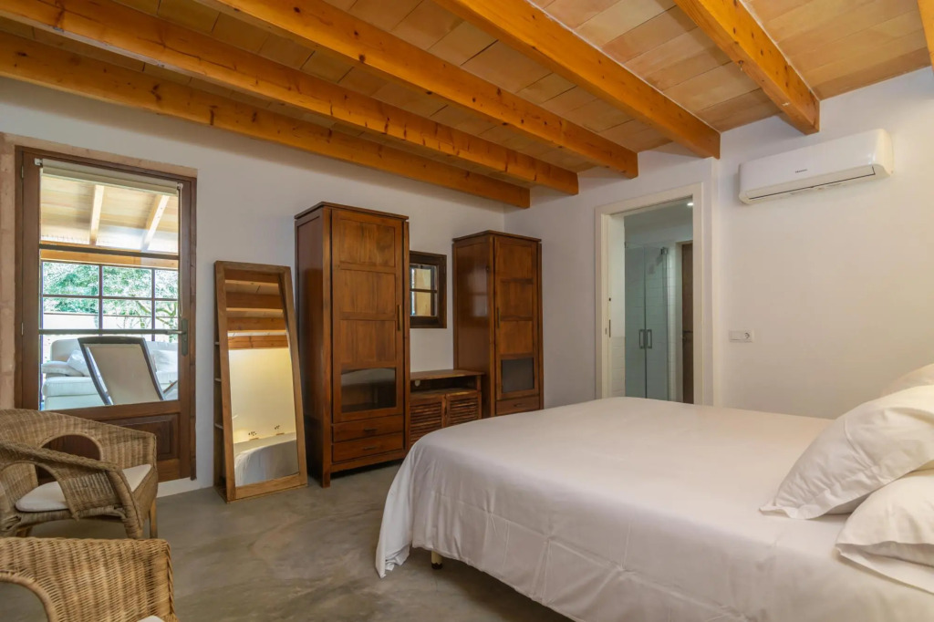 CAN PRIM 6 - Stunning villa with private pool, paradisaical  exteriors and the beach just 7 km away. Free WiFi