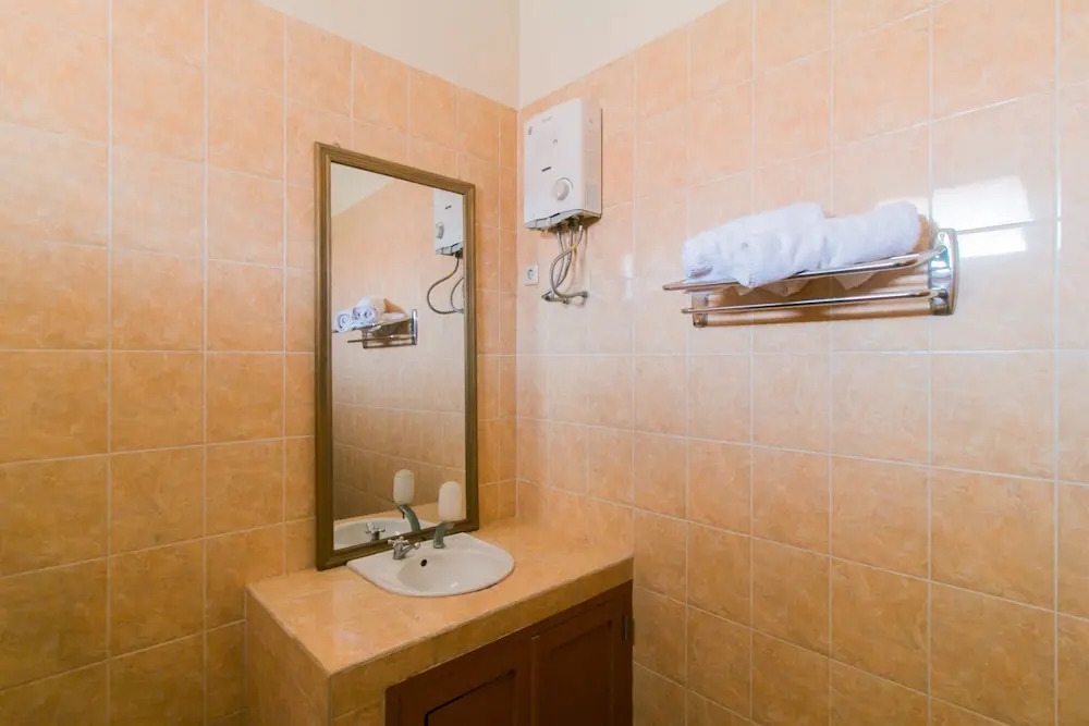 Edotel Smkn 1 Pacet by OYO Rooms