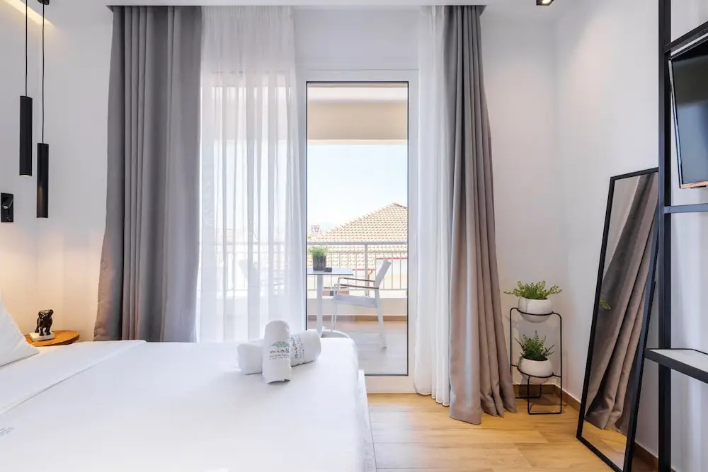 Kentro Luxury Suites