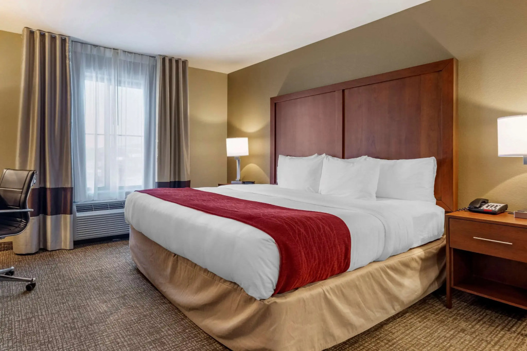 Comfort Inn & Suites Russellville I-40
