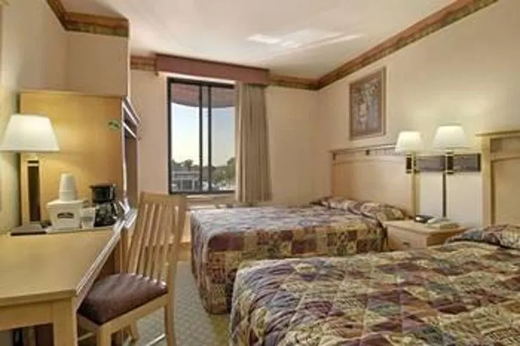 Woodside Motel