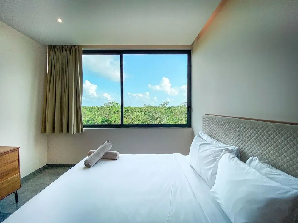 Modern 3 BR Penthouse With Pool View and Free Shuttle to Beach Club Roof Top Pool BBQ Area Yoga Space